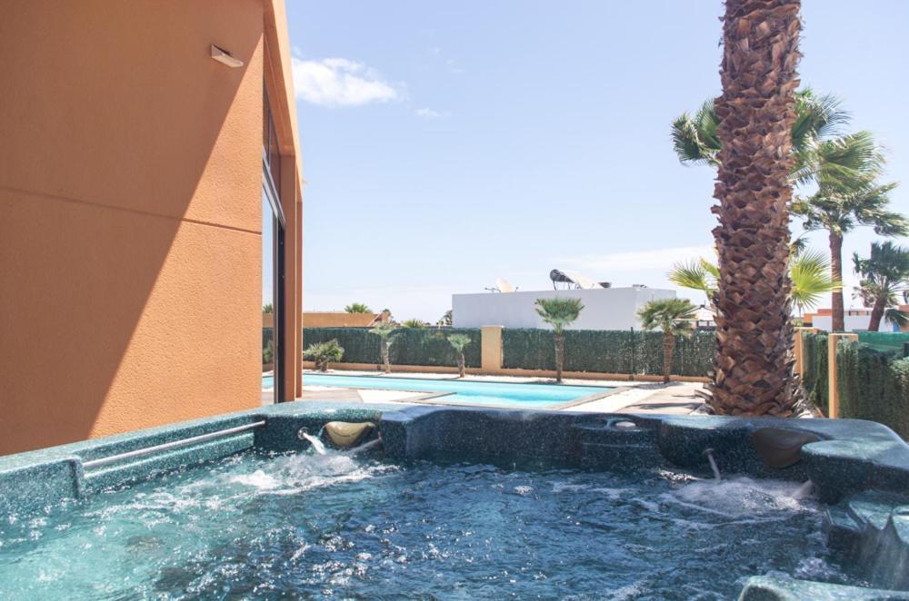Villa La Marosca - Jacuzzi, Private Pool, 3 Bedrooms Caleta de Fuste Extérieur photo